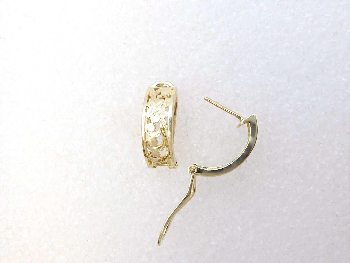 Hibiscus Cut-Out Clip Earring - 6mm image 0