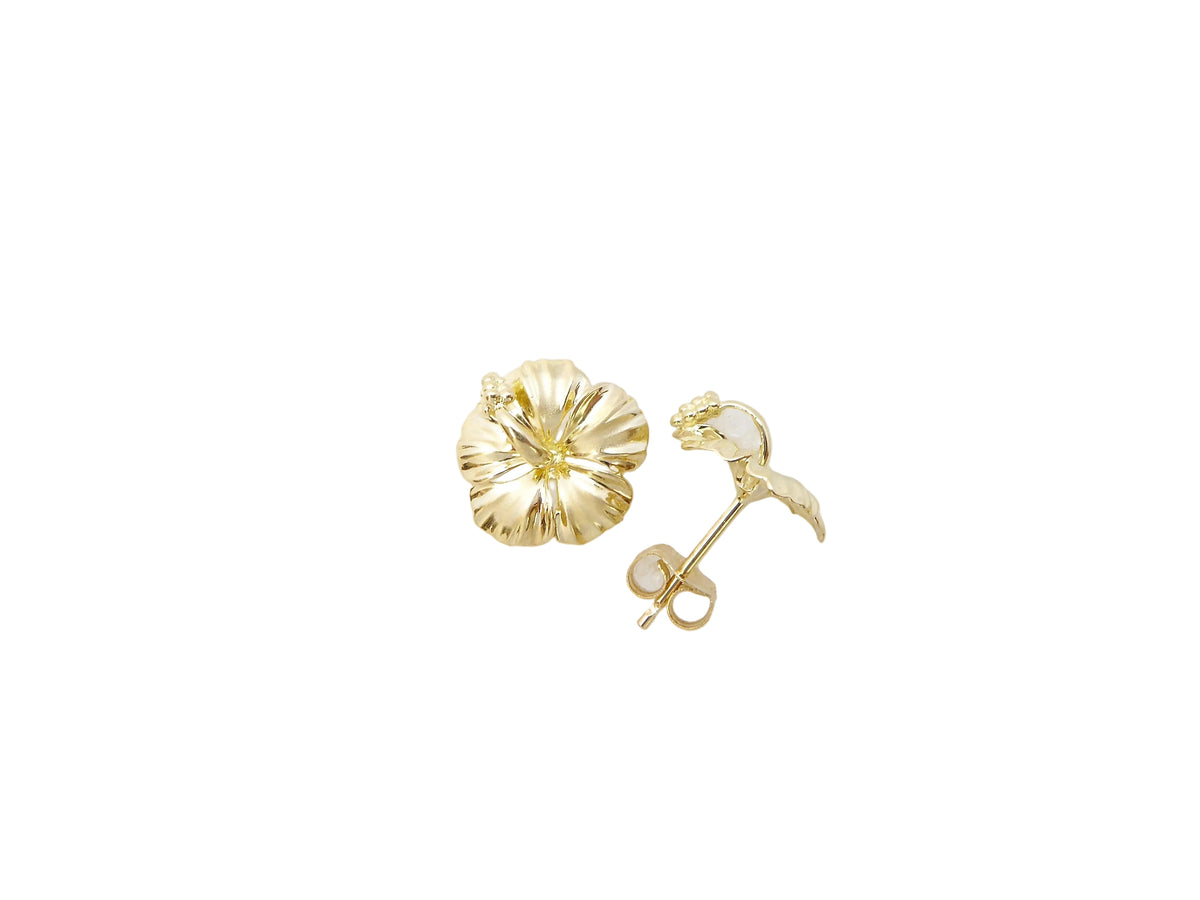 Hawaiian 14K Gold hibiscus earring with intricate flower design.