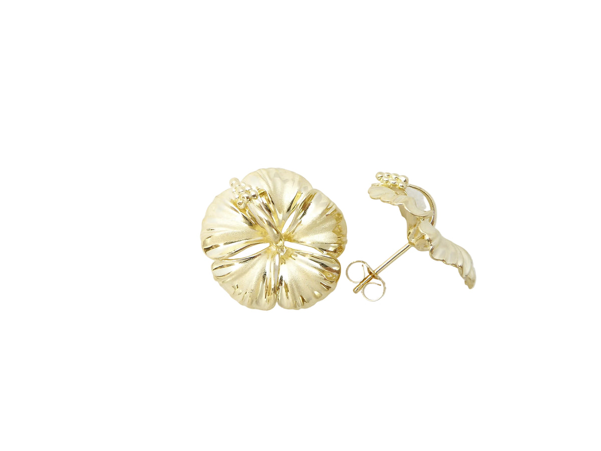 Hawaiian 14K Gold hibiscus earring with detailed floral design.