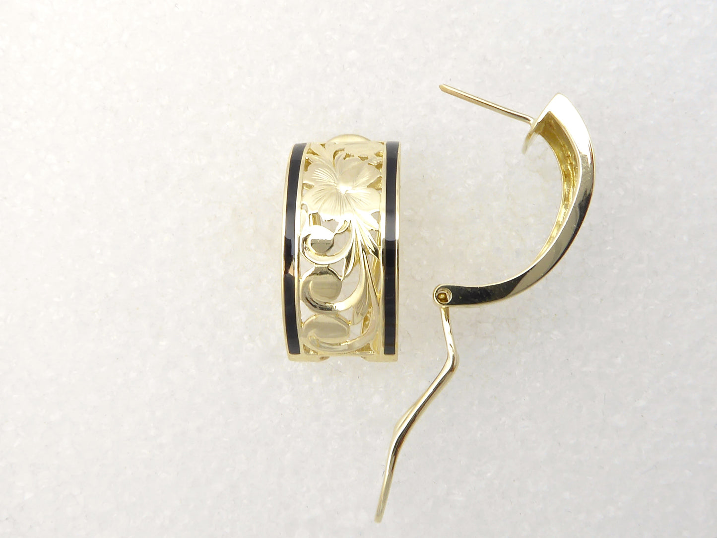 Hibiscus Straight Clip Earring - 10mm image 0