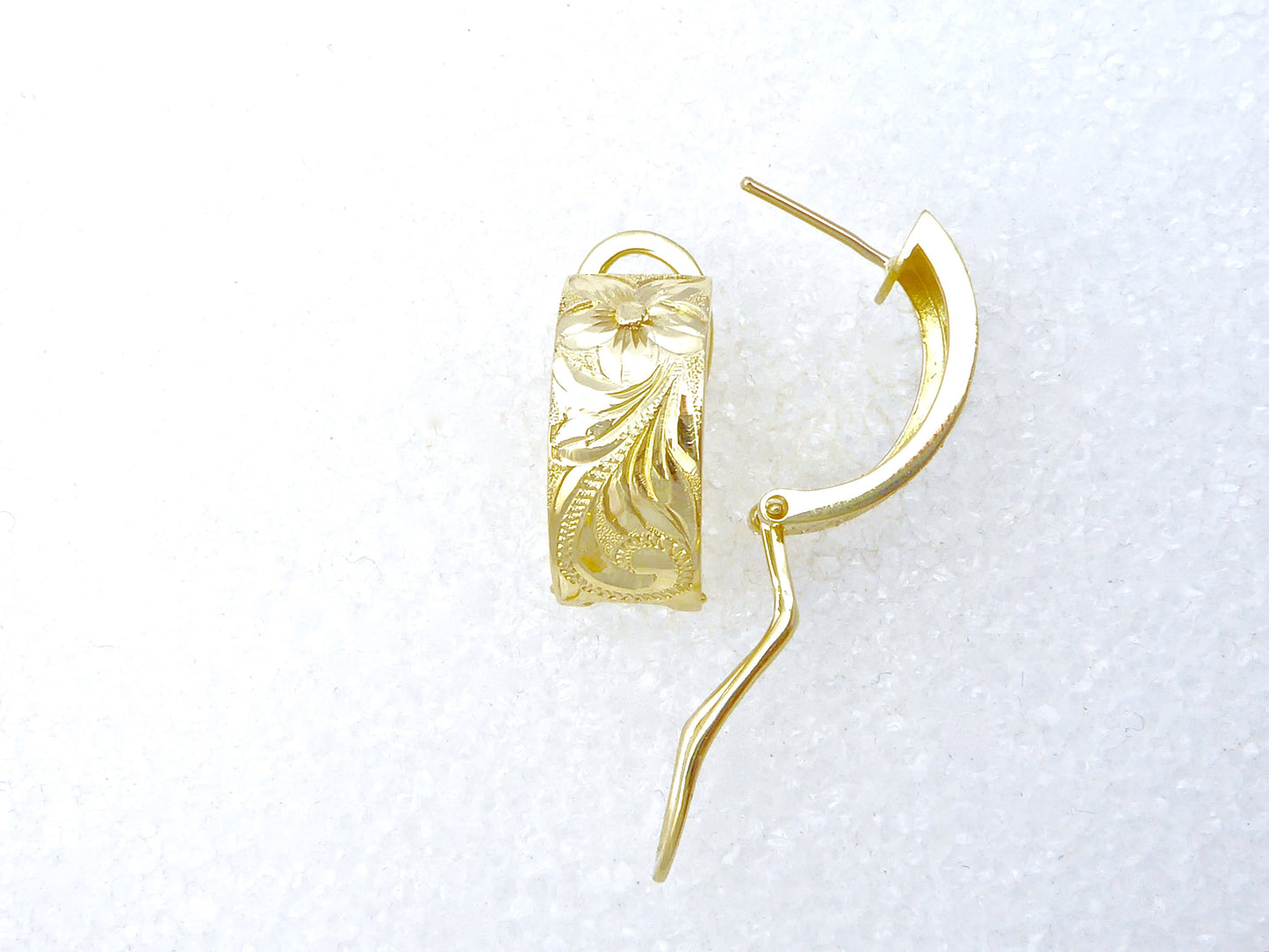 Hibiscus Straight Clip Earring - 8mm image 0