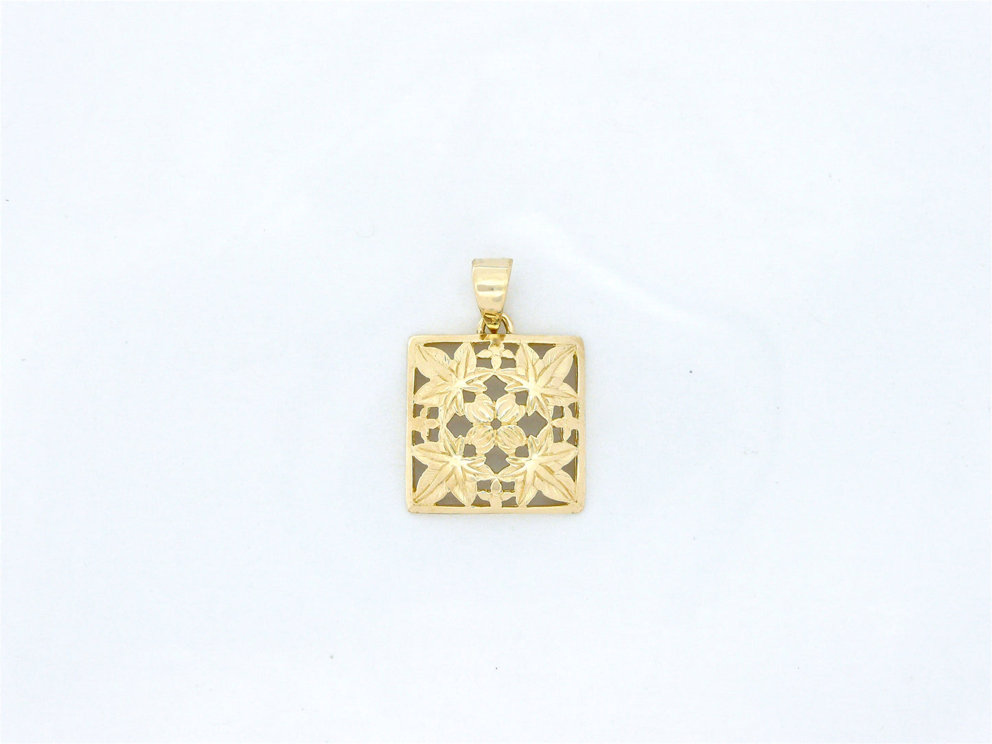 Kukui Quilt Pendant - Small image 0