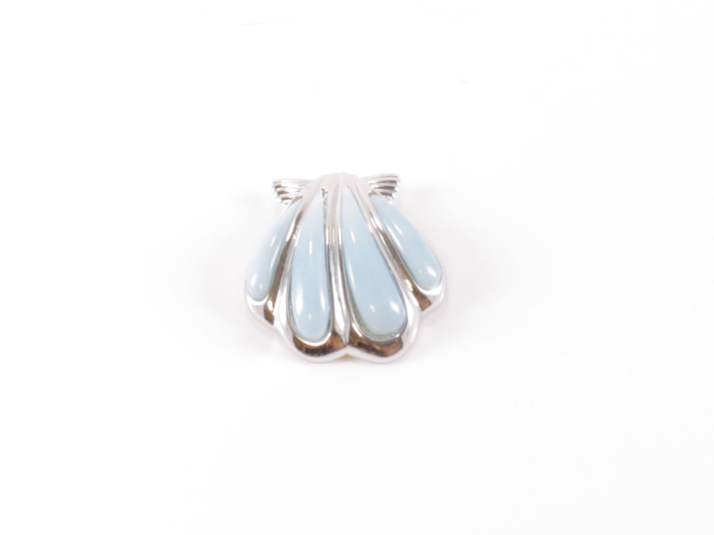 Silver Clam Pendant image 0