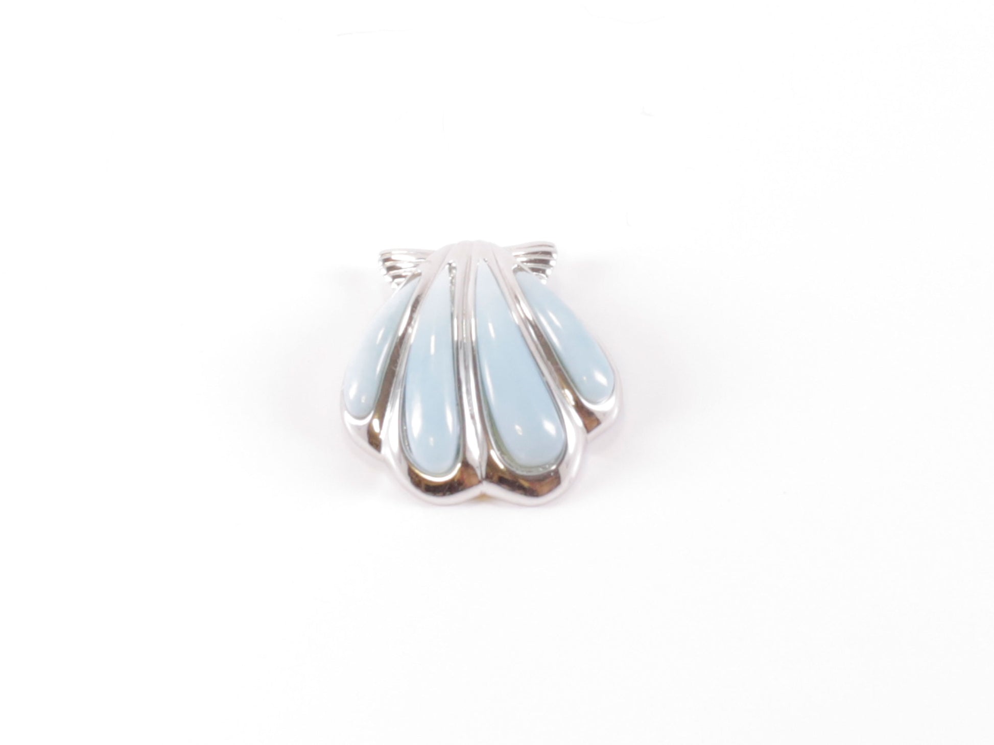 Silver Clam Pendant image 0