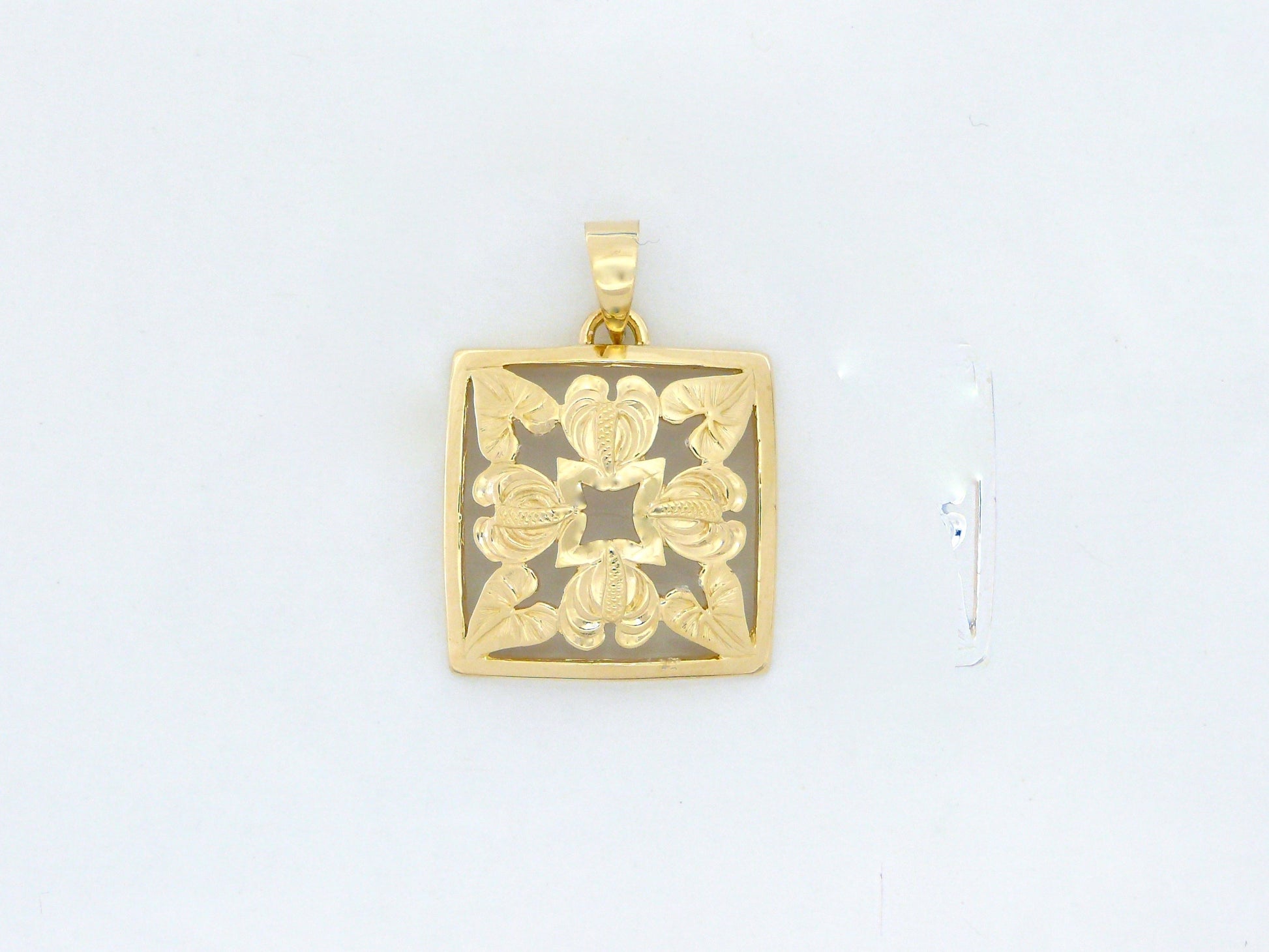 Anthurium Quilt Pendant - Large image 0