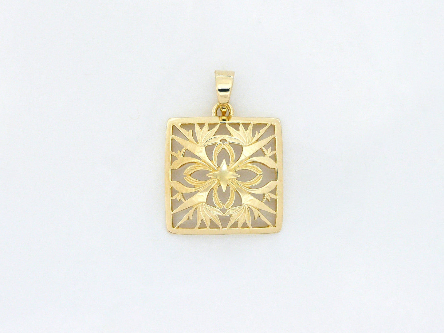 BOP Quilt Pendant - Large image 0