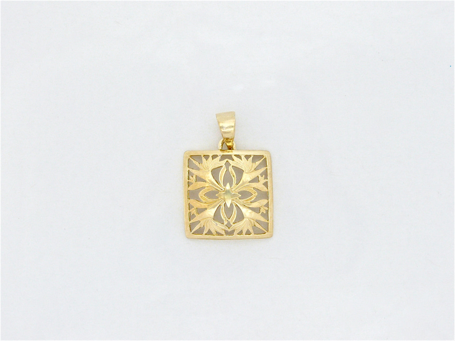BOP Quilt Pendant - Small image 0