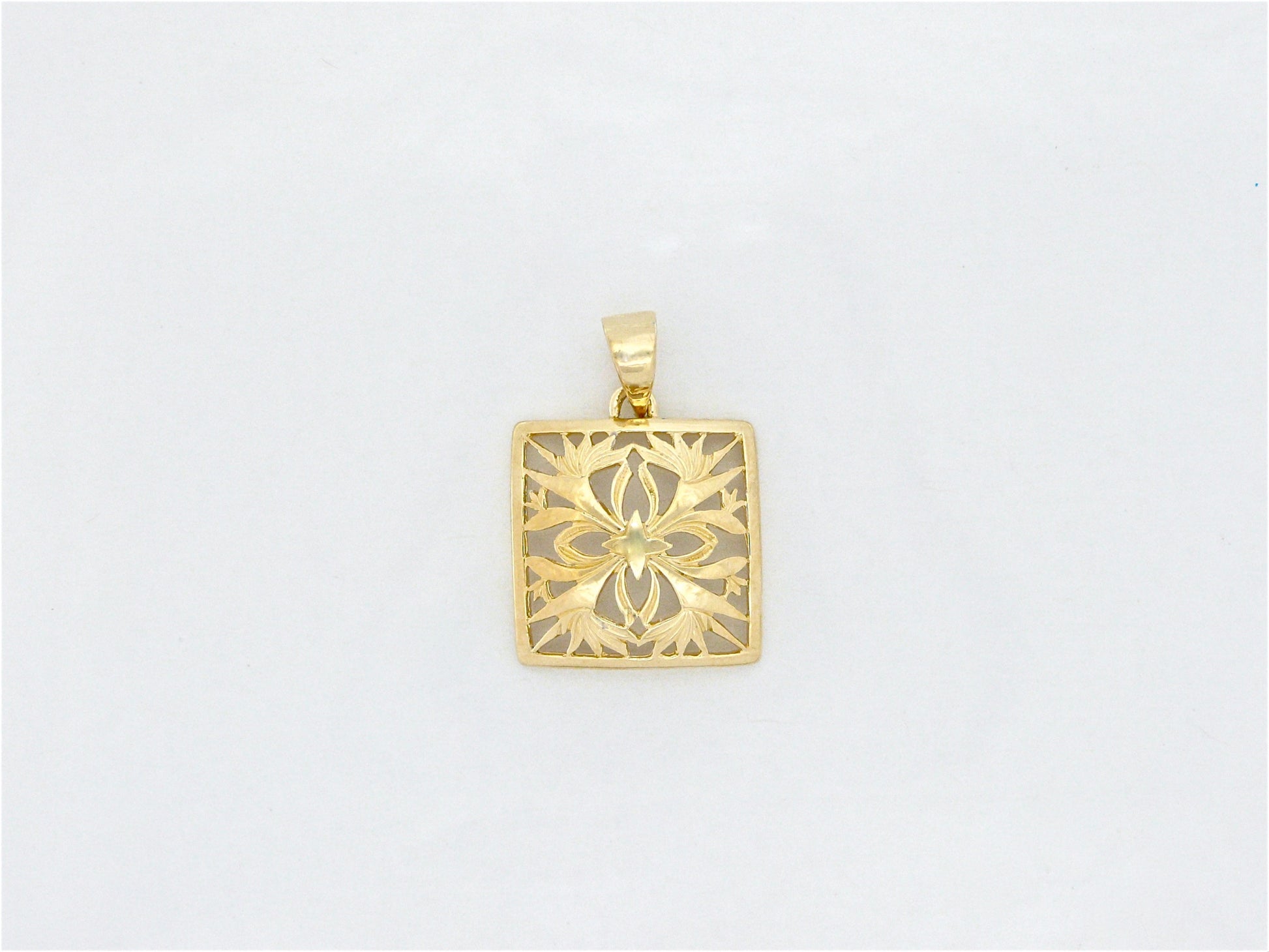BOP Quilt Pendant - Small image 0