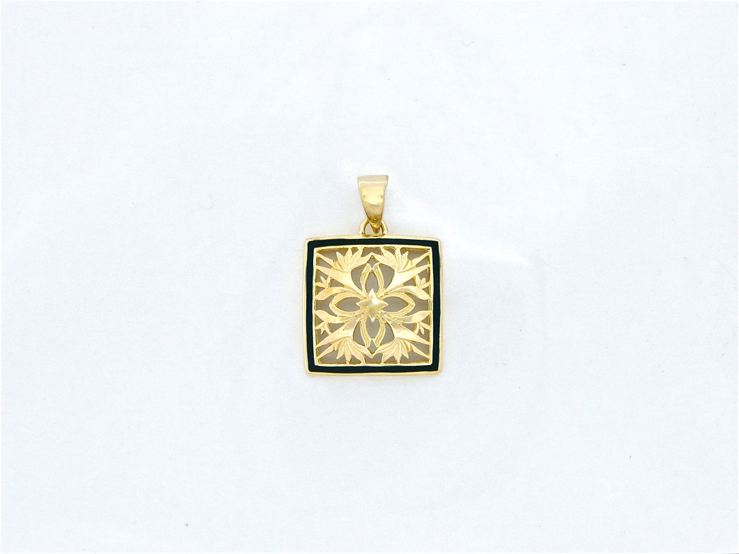 BOP Quilt Pendant - Small image 0