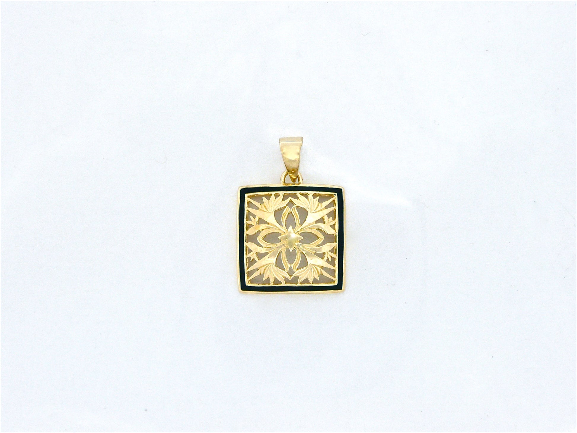 BOP Quilt Pendant - Small image 0