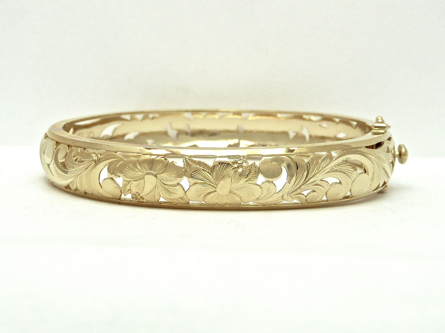 Hibiscus Flower Gold Bangle - 10mm image 0