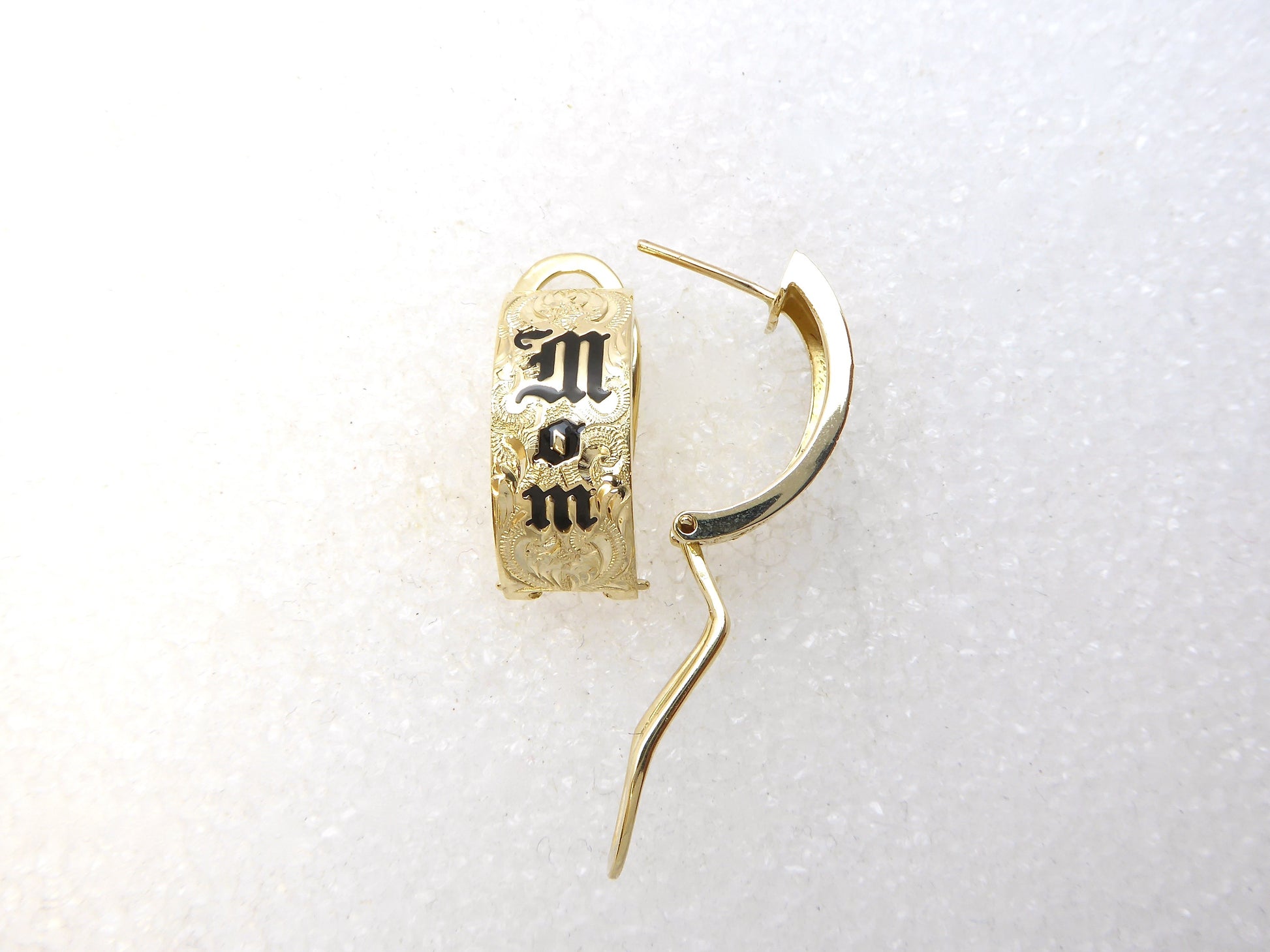 Mom Clip Earring - 8mm image 0