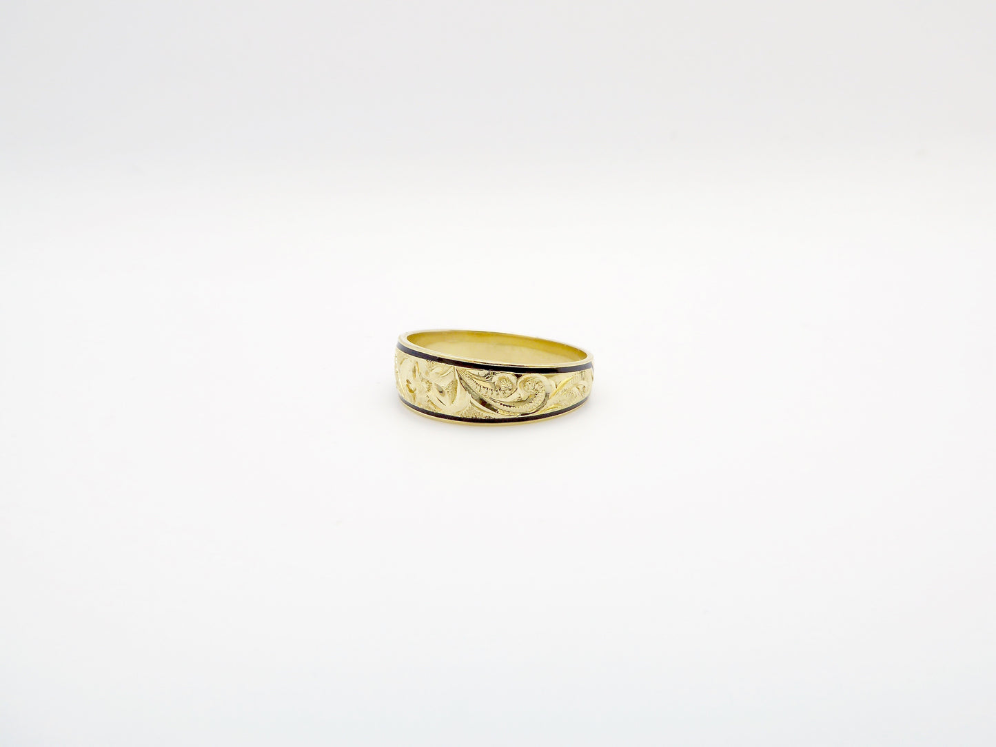 Gold Ring Black Border image 0