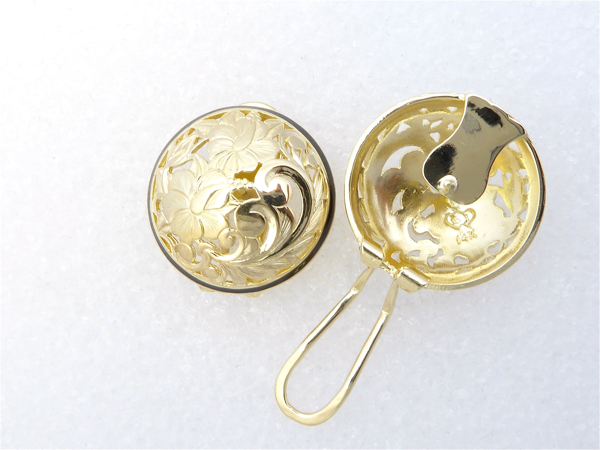 Hibiscus Cut-Out Earring - Large image 0
