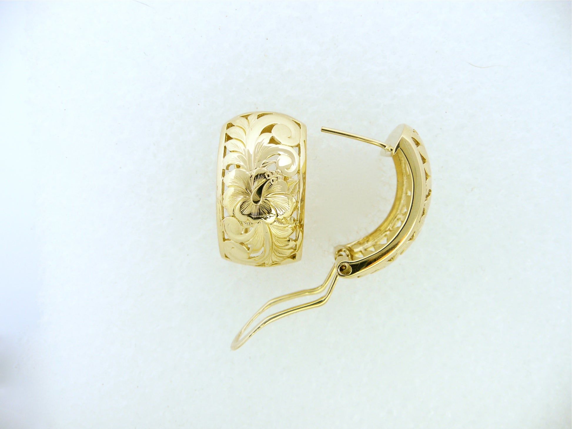 Hibiscus Dome Earring - 12mm image 0
