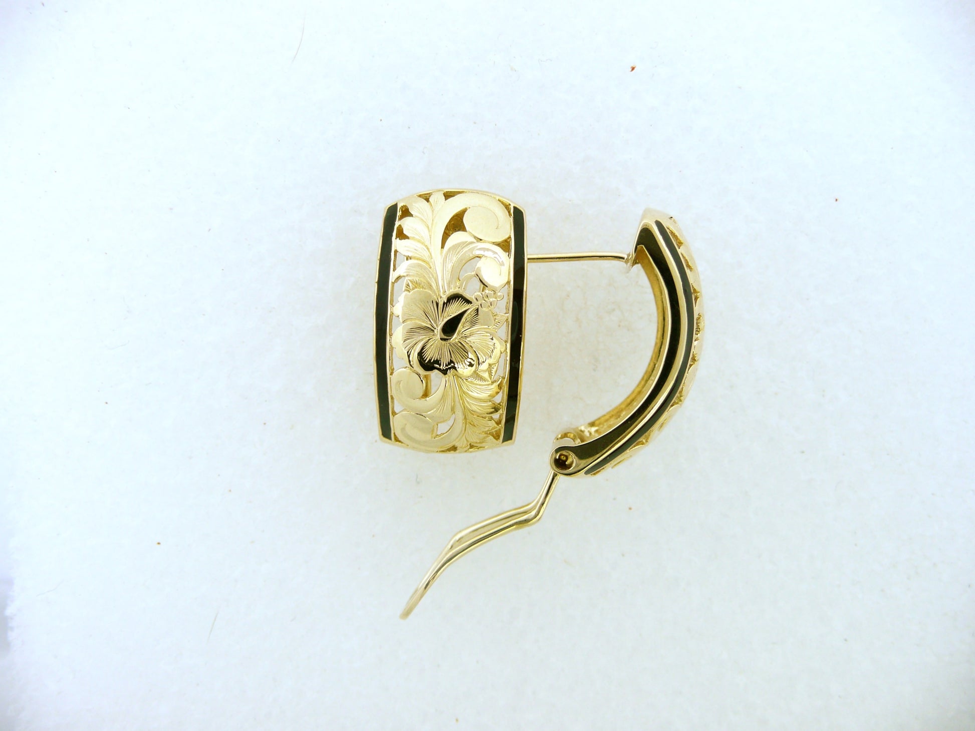 Hibiscus Dome Earring - 12mm image 0
