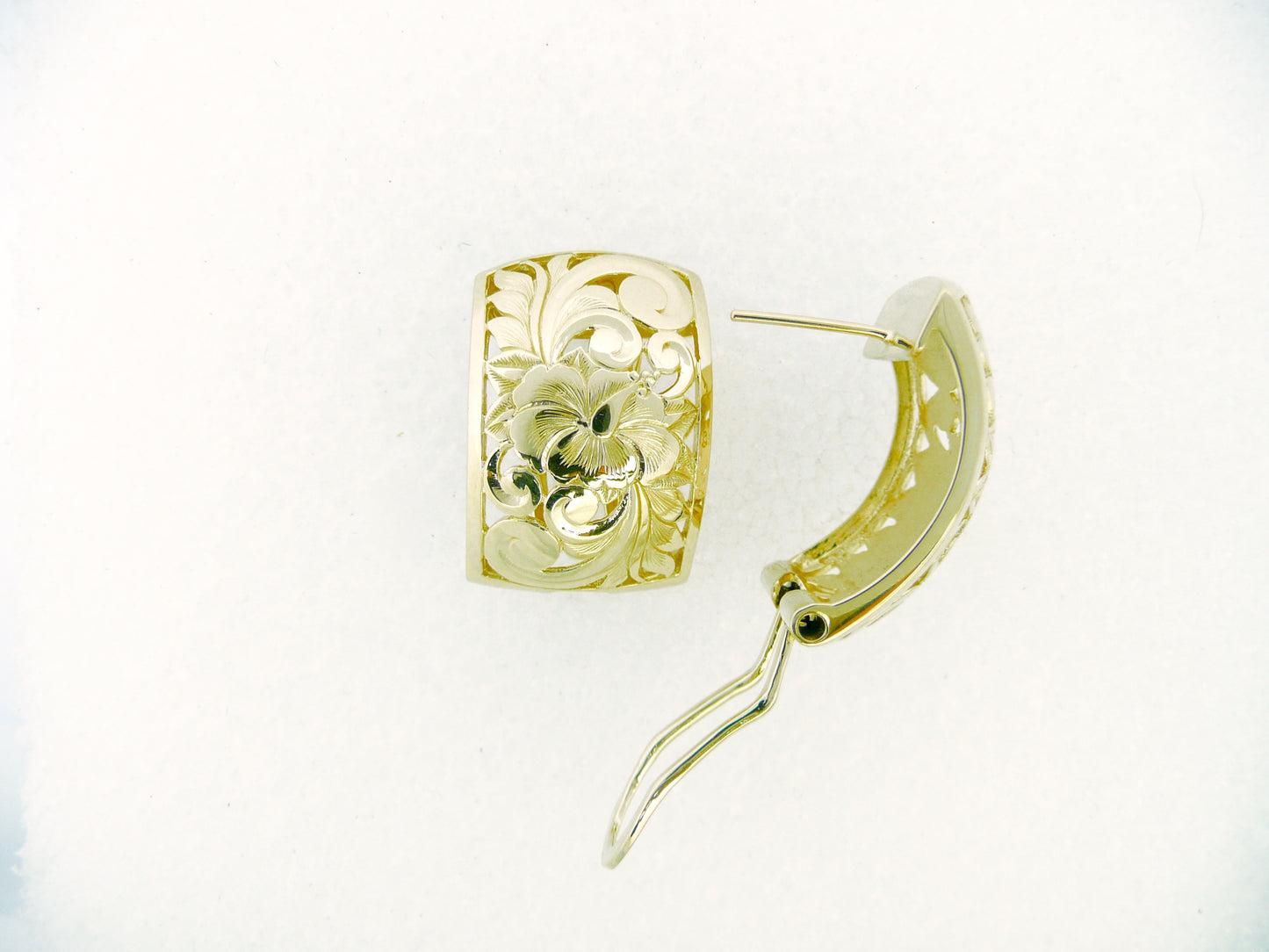Hibiscus Dome Earring - 15mm image 0