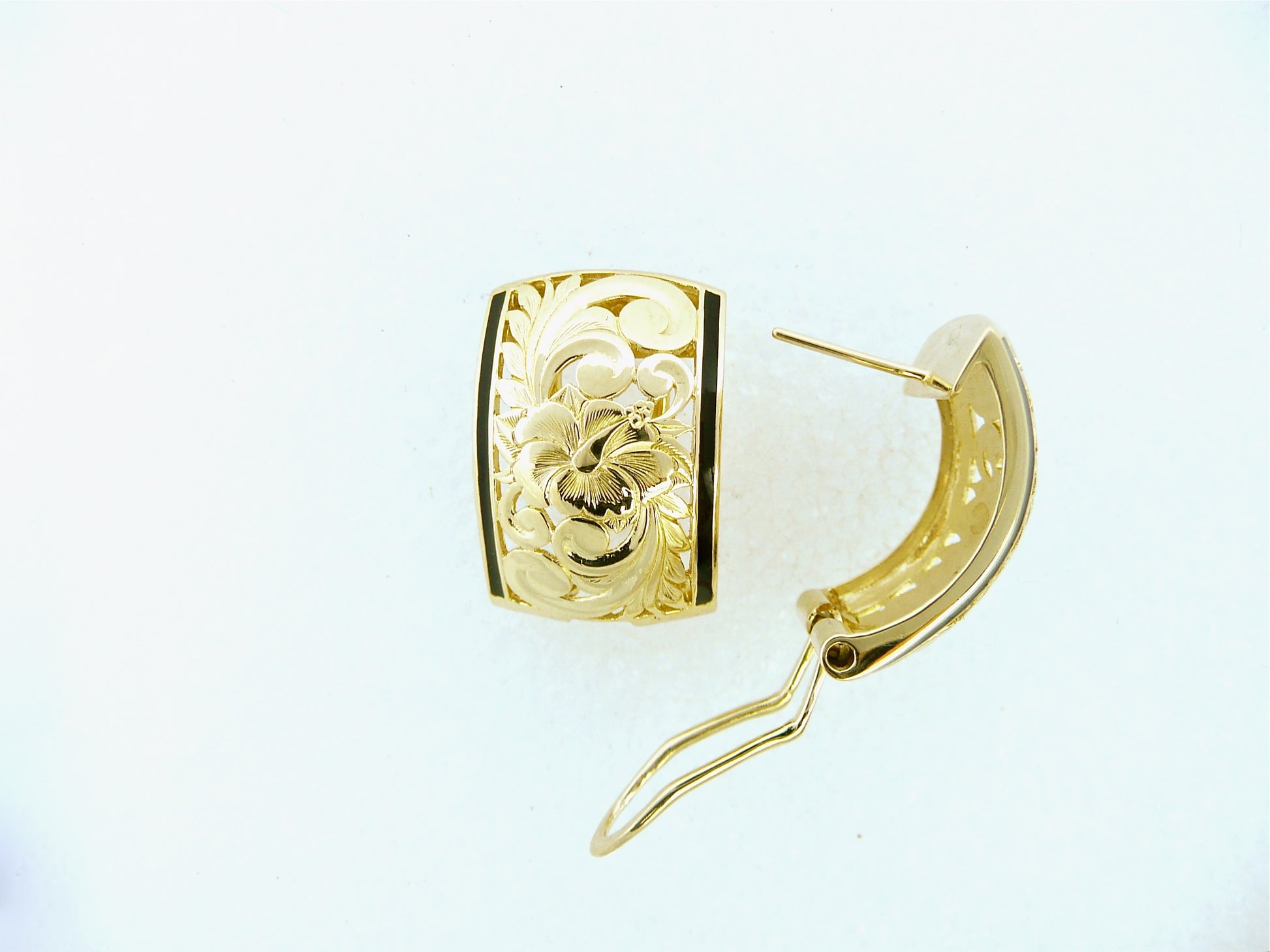 Hibiscus Dome Earring - 15mm image 0