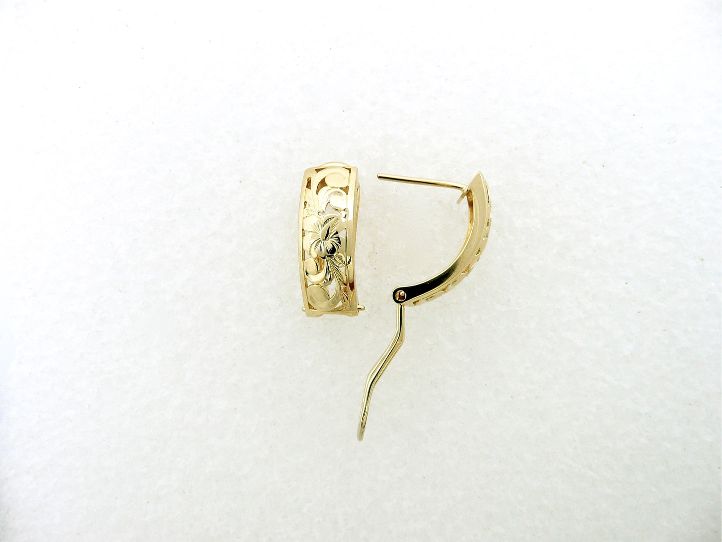 Hibiscus Dome Earring - 6mm image 0