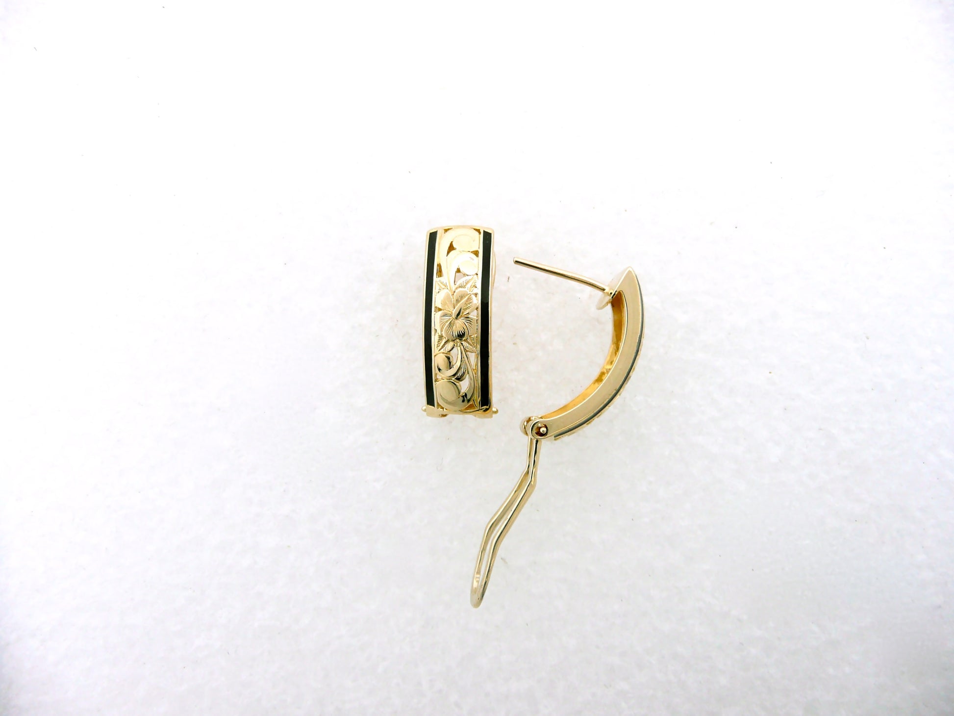 Hibiscus Dome Earring - 6mm image 0