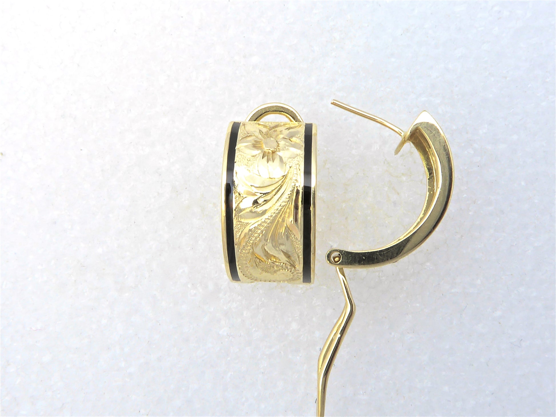 Hibiscus Straight Clip Earring - 10mm image 0
