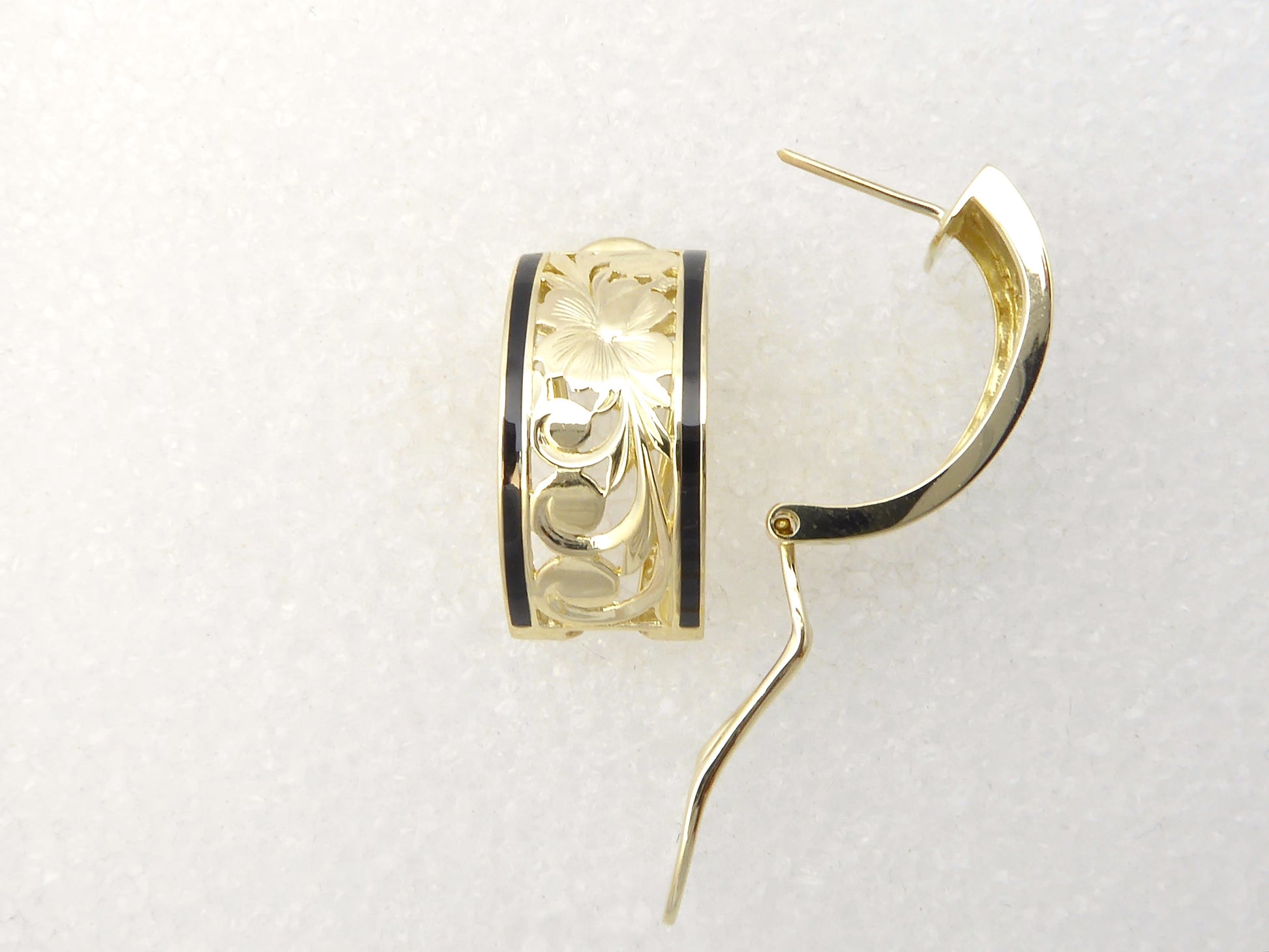 Hibiscus Straight Clip Earring - 10mm image 0