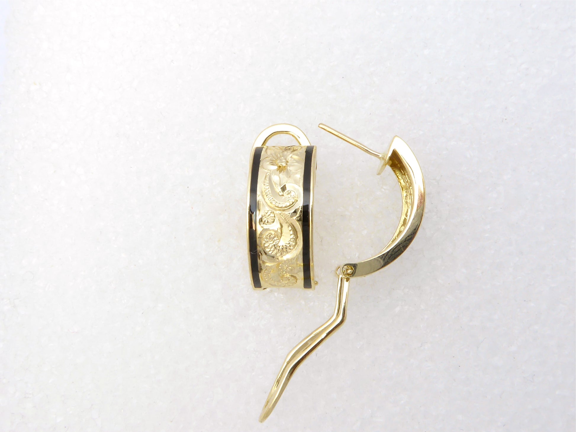 Hibiscus Straight Clip Earring - 8mm image 0