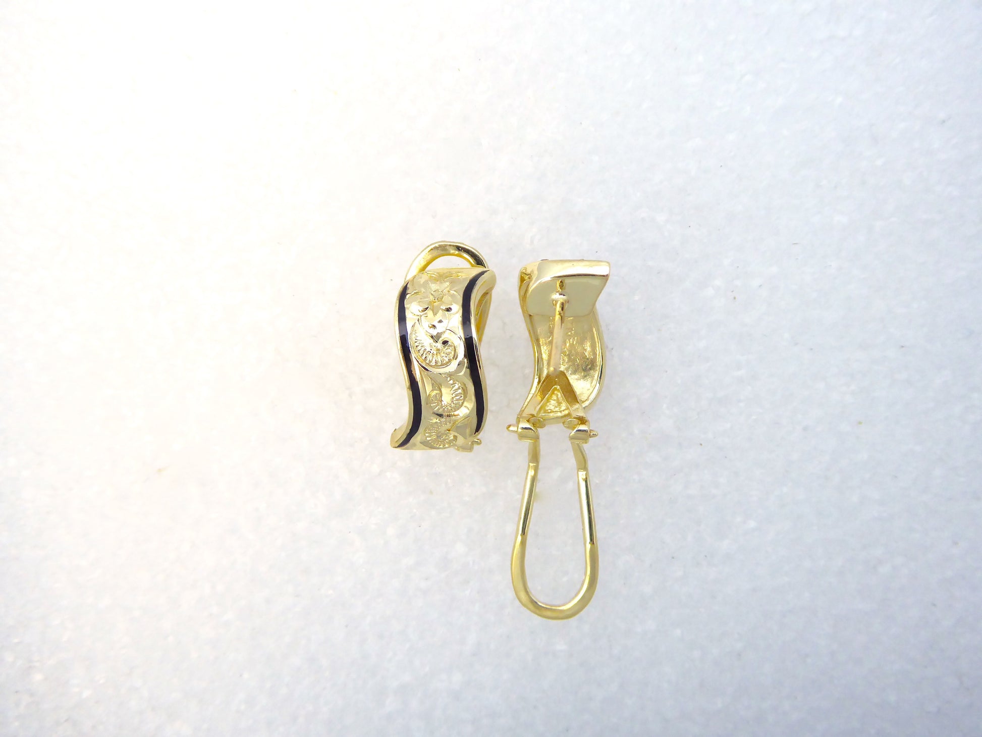 Napua Clip Earring - 6mm image 0