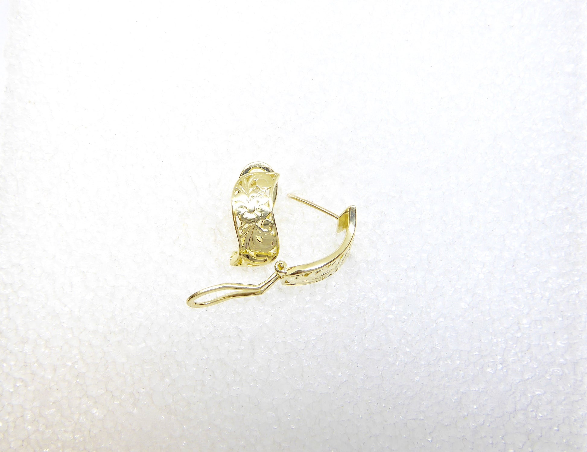 Napua Clip Earring - 6mm image 0