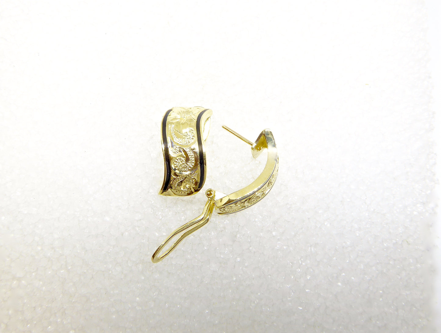 Napua Clip Earring - 8mm image 0