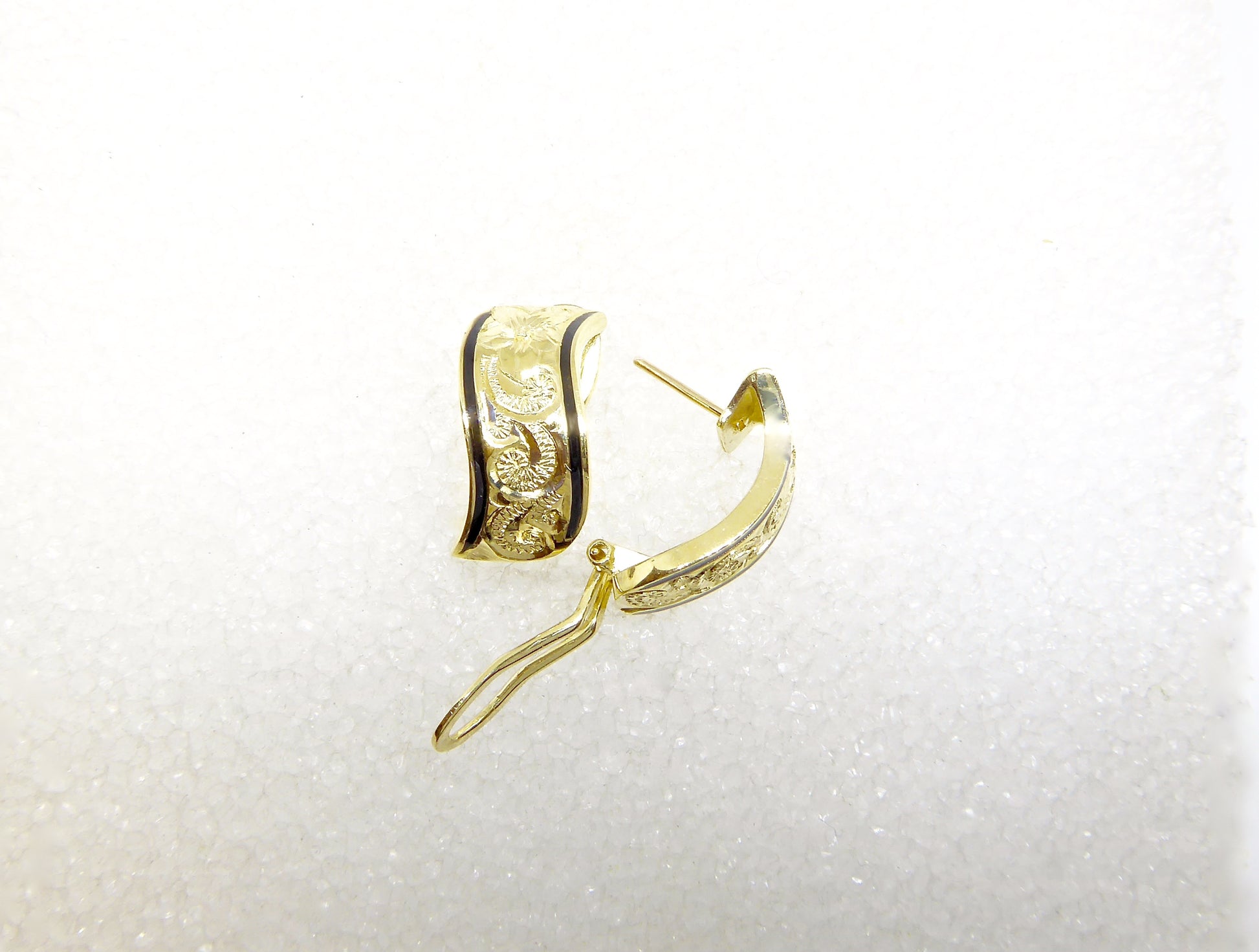 Napua Clip Earring - 8mm image 0