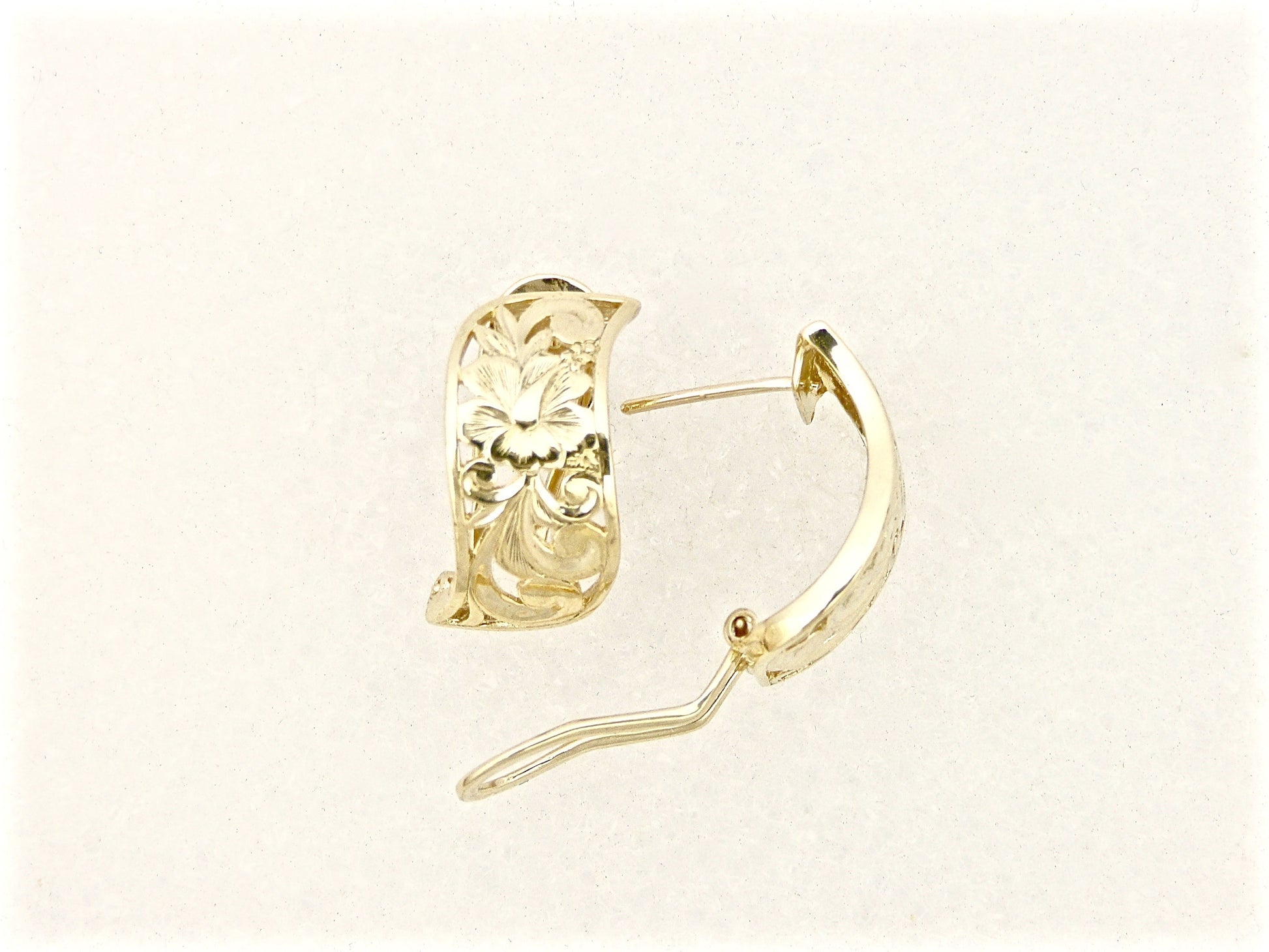 Napua Clip Earring - 8mm image 0