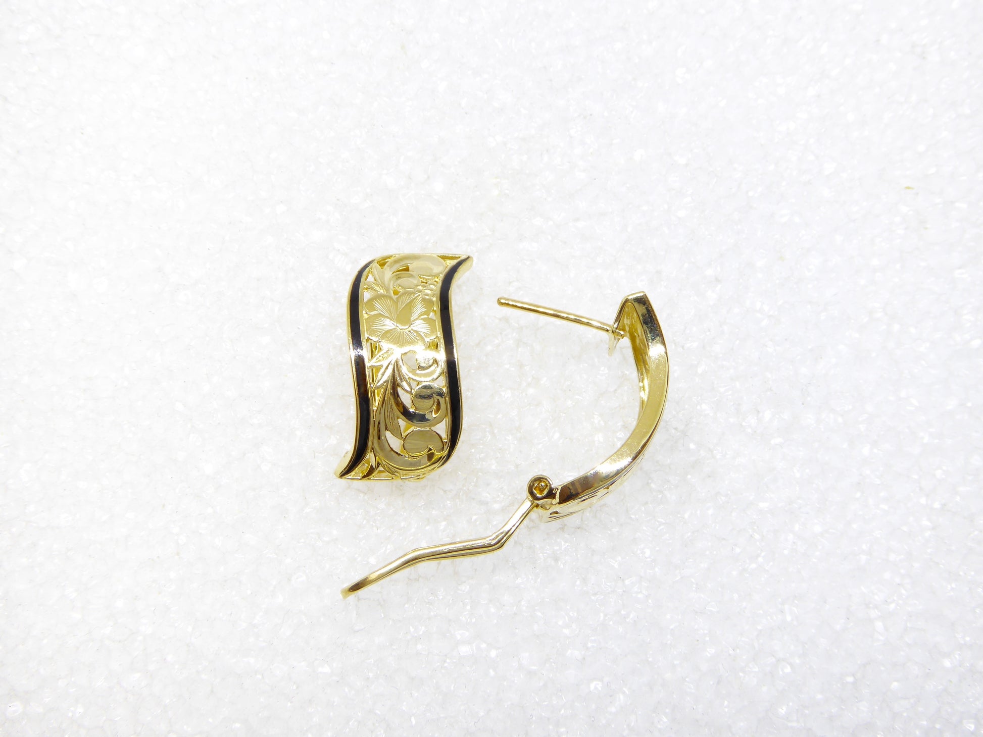 Napua Clip Earring - 8mm image 0