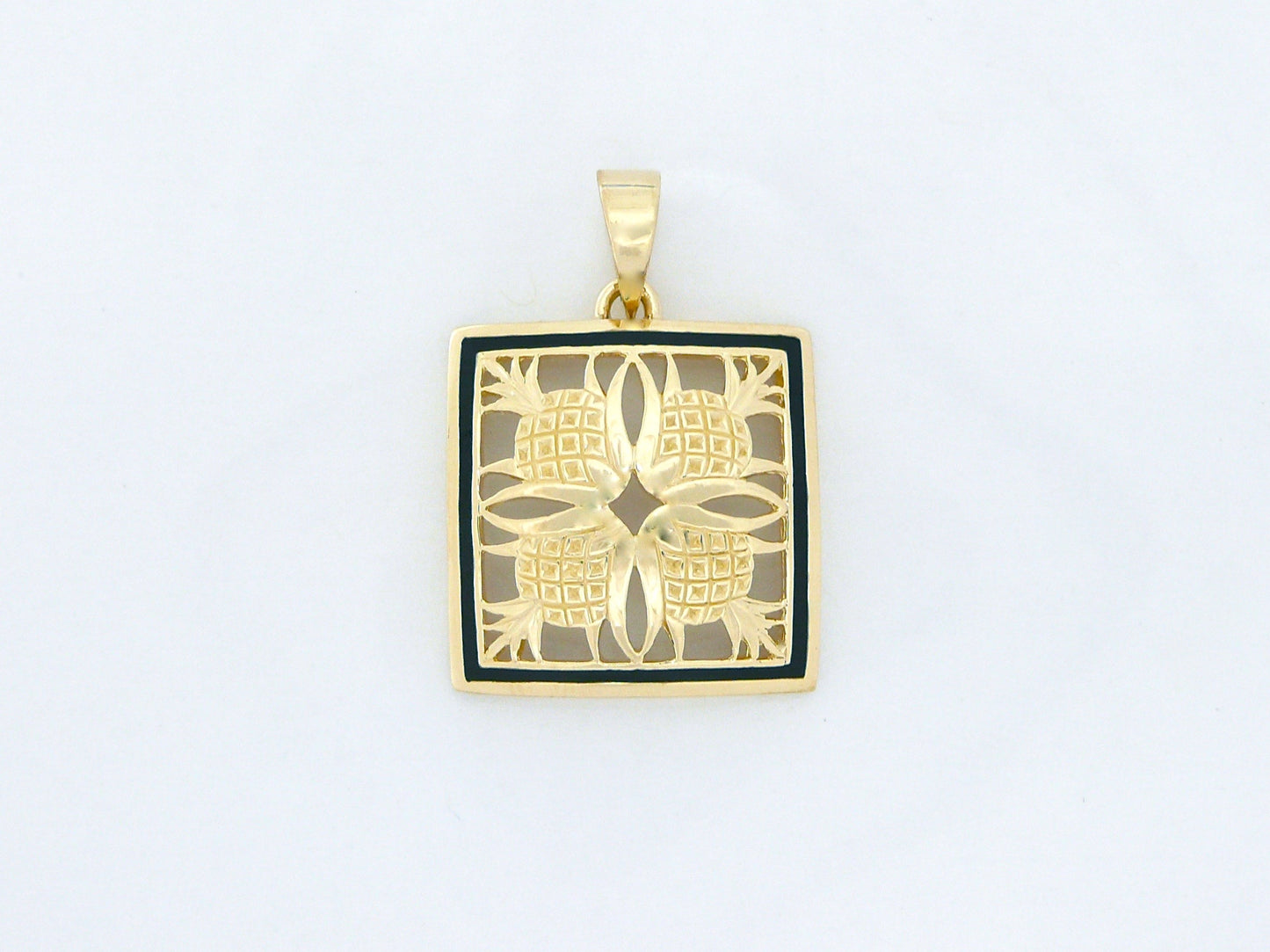 Pineapple Quilt Pendant - Large image 0