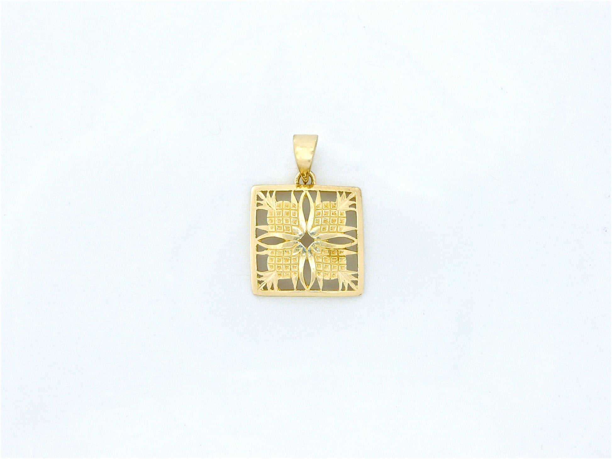 Pineapple Quilt Pendant - Small image 0