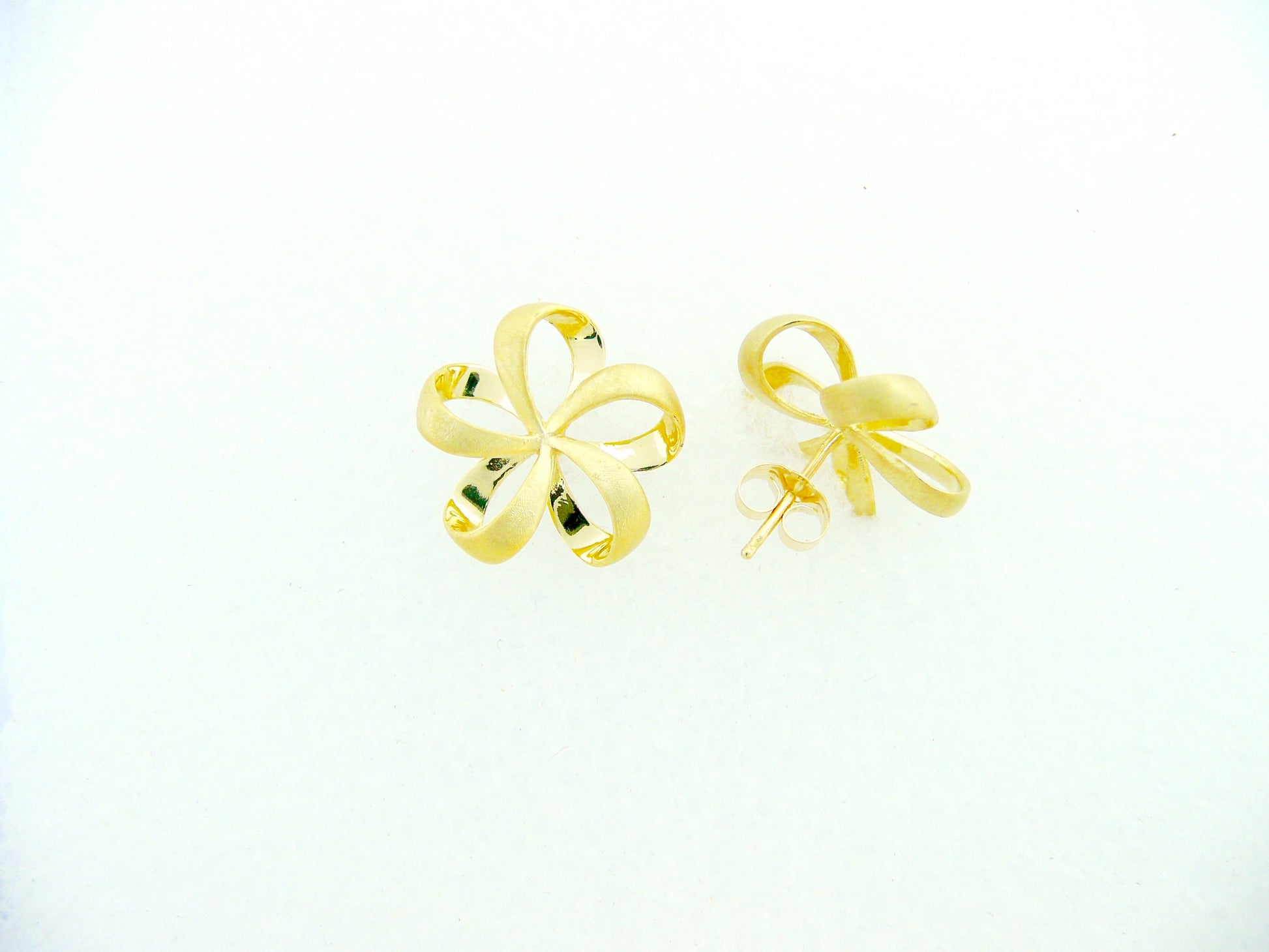 Ribbon Plumeria Earring - Large image 0