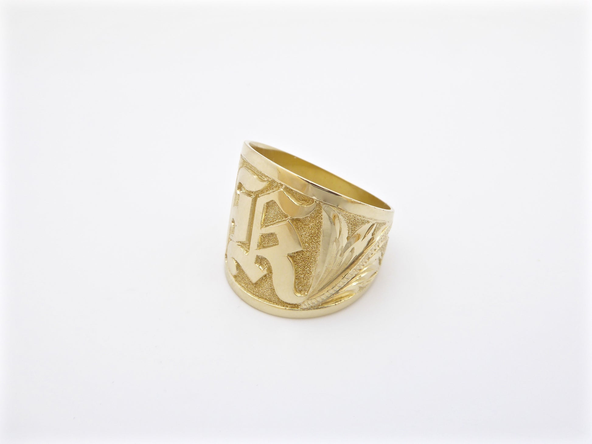 Tapered Ring w/ Raised Initial Engraving - 18mm image 0