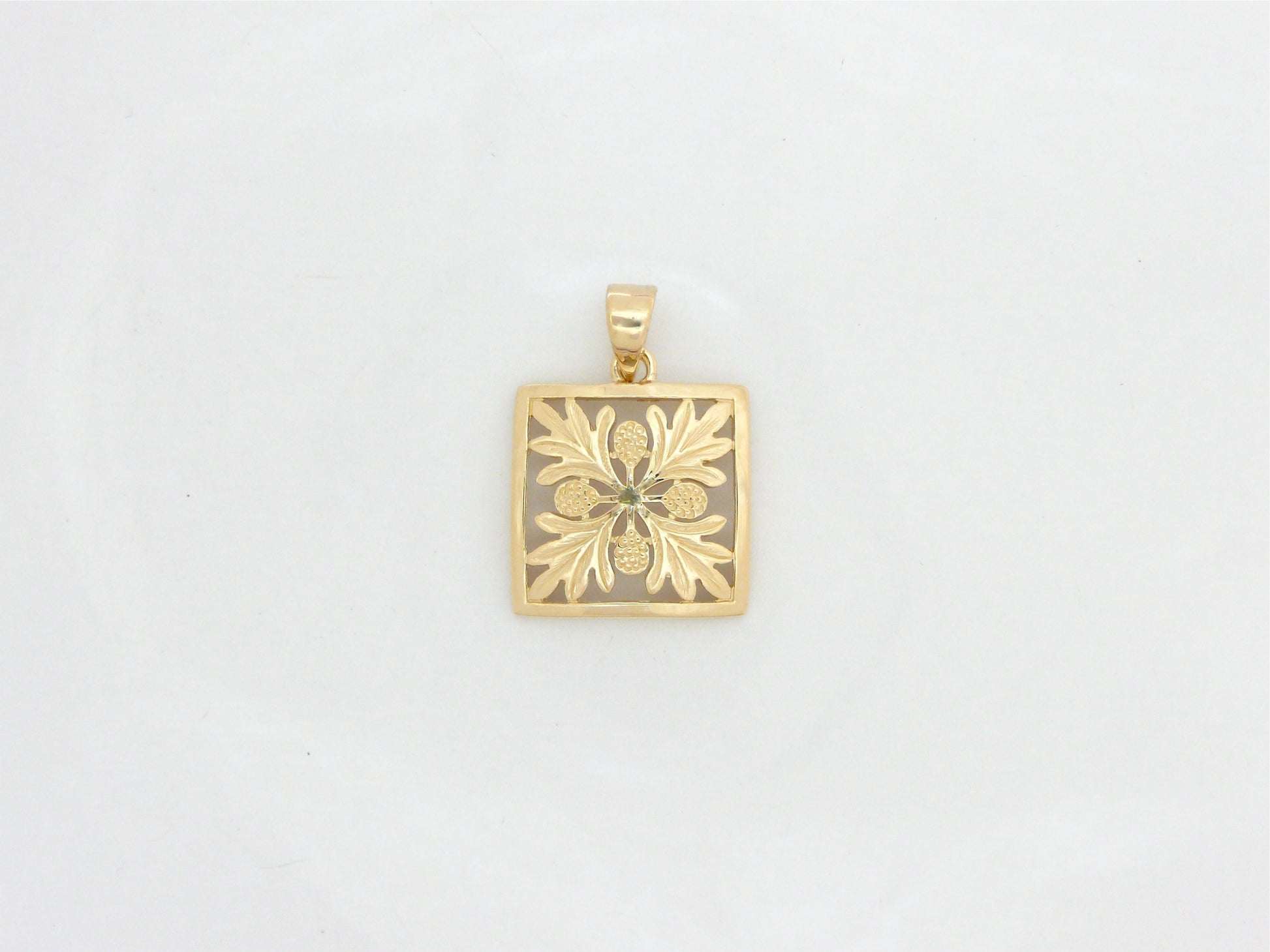 Ulu Quilt Pendant - Small image 0