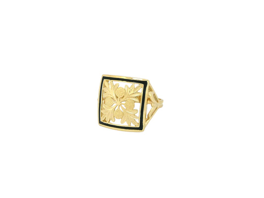 Hawaiian 14K Gold ulu quilt ring in size small, featuring intricate quilted pattern.