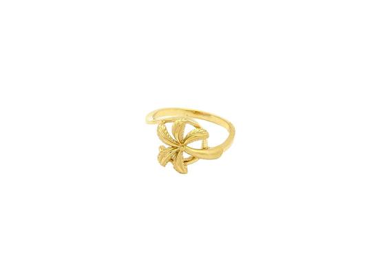 Hawaiian 14K Gold palm tree ring with detailed design.
